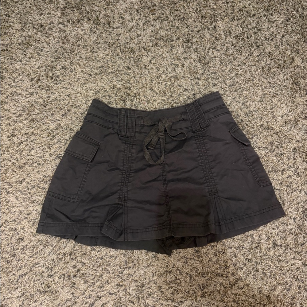 NWOT Hollister Mid Rise Cargo Mini Skort
